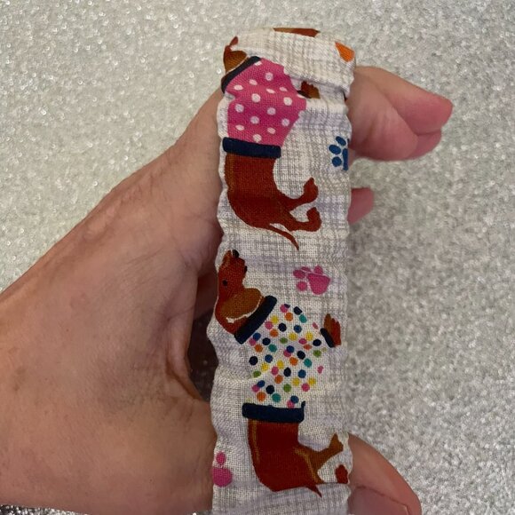 NWOT Handmade Fabric Scrunchie Key Chain/Key Fob - Picture 2 of 3